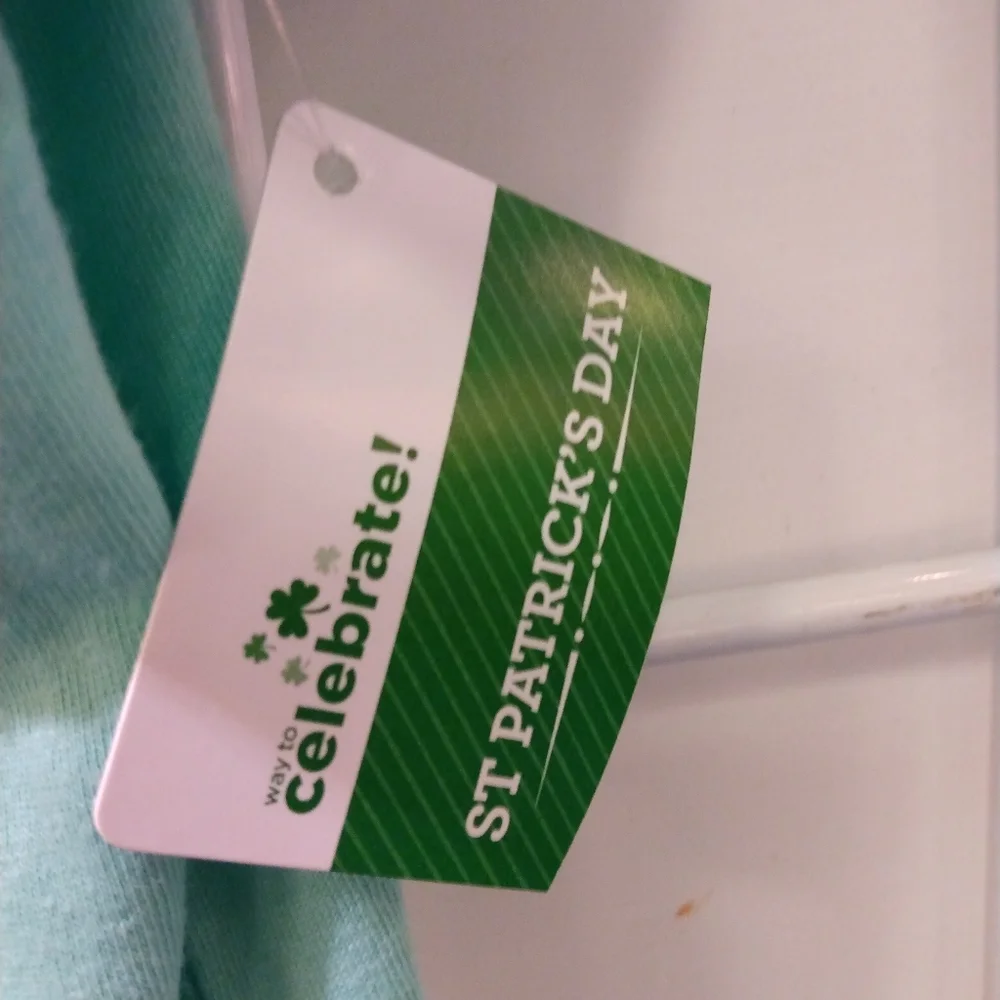 NWT 🦄🪅  Unicorn St Patrick's Day T-shirt 🍀 Size M - Picture 5 of 5